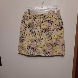 Crofts &Barrow skort   10  waist is 32 inches length 18 EX COND